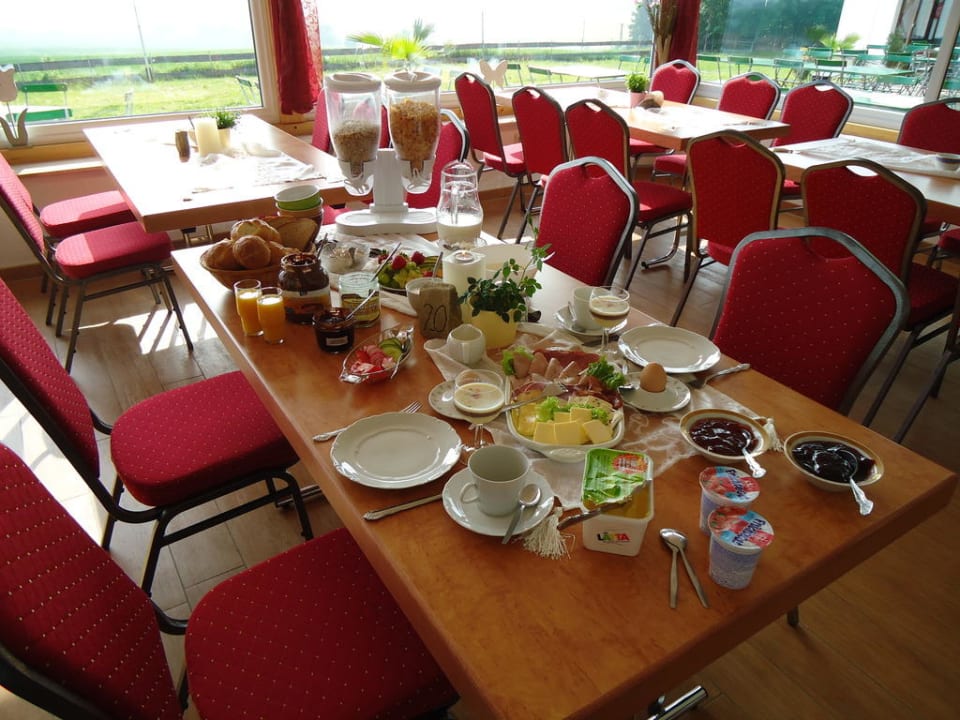 Frühstück im Wintergarten Rennstieg-Hotel Rettelbusch