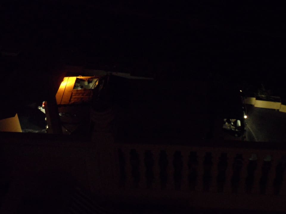 Müllentsorgung Nachts zwischen 2 und 3 Uhr...Toll Bahia Principe Sunlight Costa Adeje