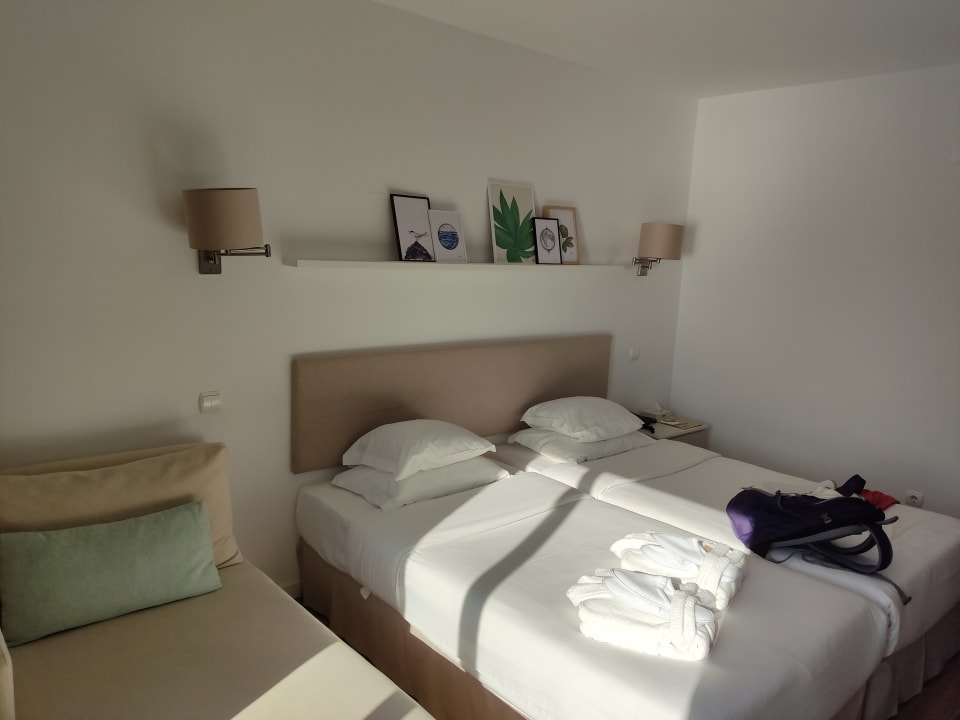 Zimmer Caloura Hotel Resort