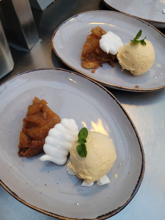 Gastro Kavaliershaus Suitehotel am Finckener See