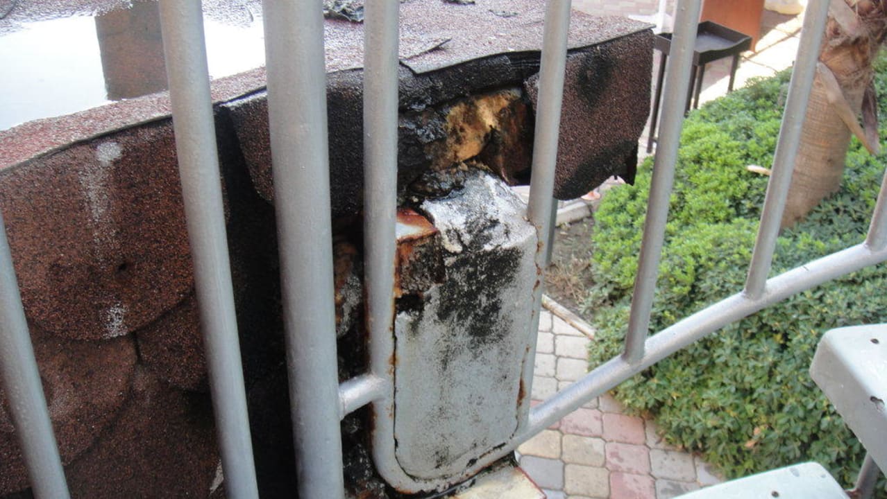 Achtung! Die Treppen zur Rutsche Hotel Orfeus Park