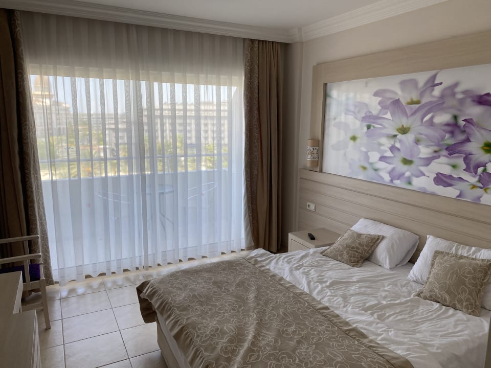 Zimmer Seaden Corolla Hotel
