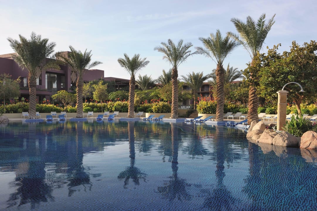 Outdoor pool Mövenpick Resort Tala Bay Aqaba