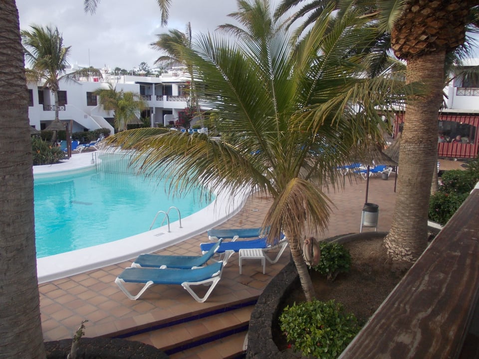 Blick auf Pool & Snackbar R2 Bahia Kontiki Apartment