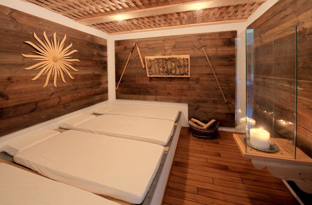 Spa Ruheraum mit Heizliegen Hotel Royal