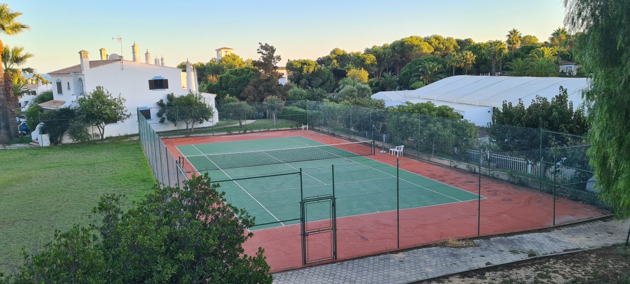 Außenansicht Hotel Turiquintas