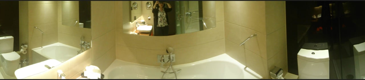 Panoramabild des Badezimmers Park Plaza Westminster Bridge London