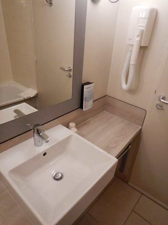 Zimmer Campanile Val de France