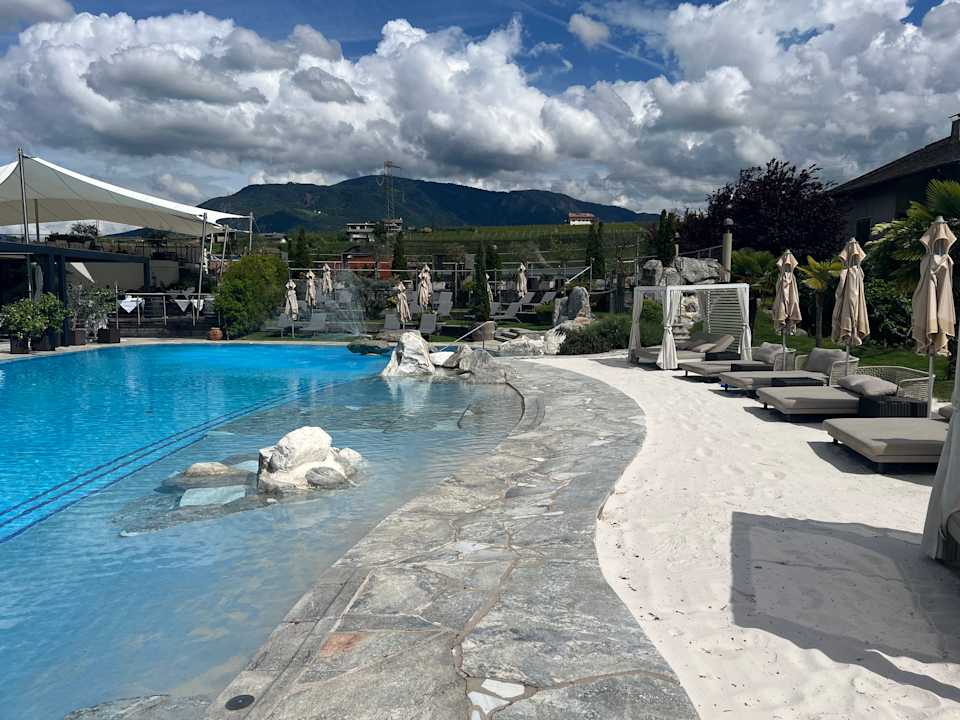 Pool Weinegg Wellviva Resort