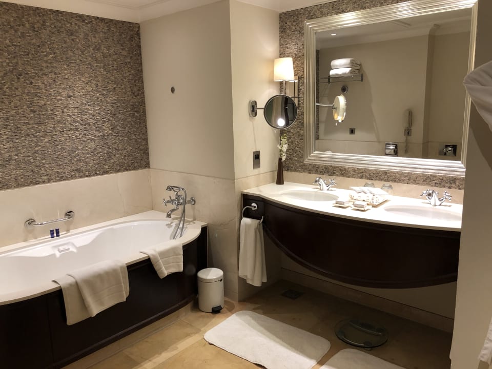 Zimmer JA Palm Tree Court