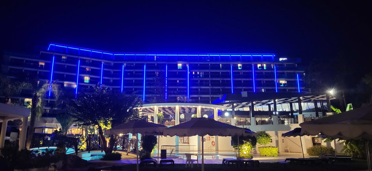 Außenansicht Hotel Calypso Beach