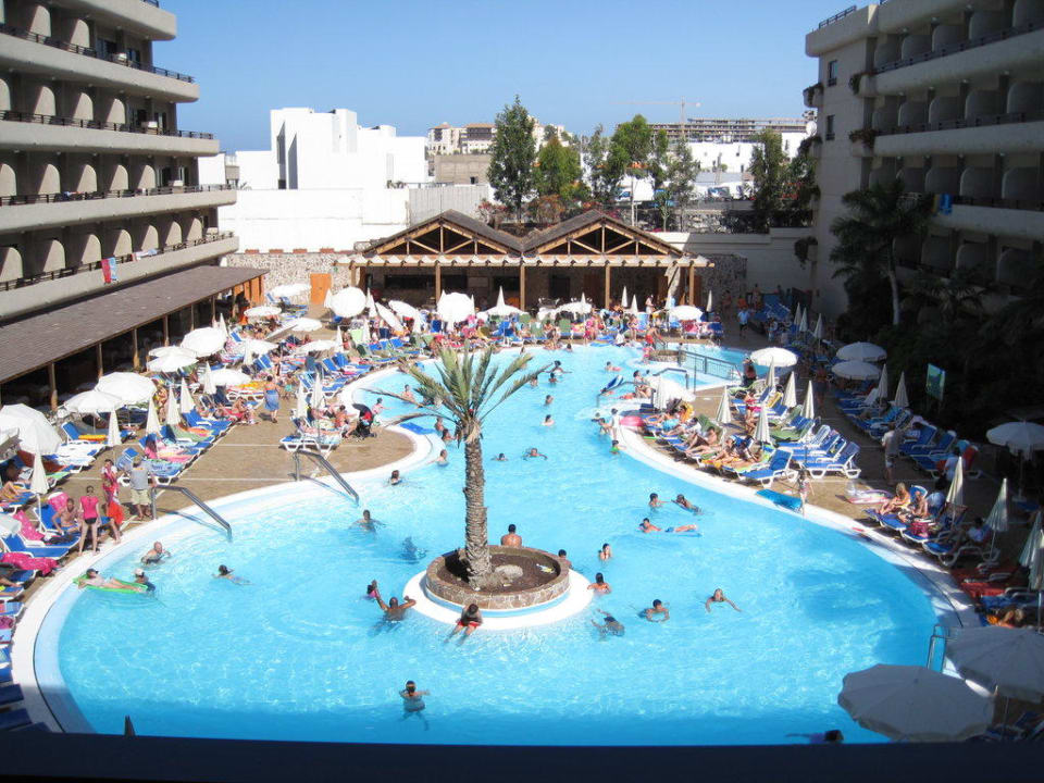 Ausblick auf Pool GF FANABE