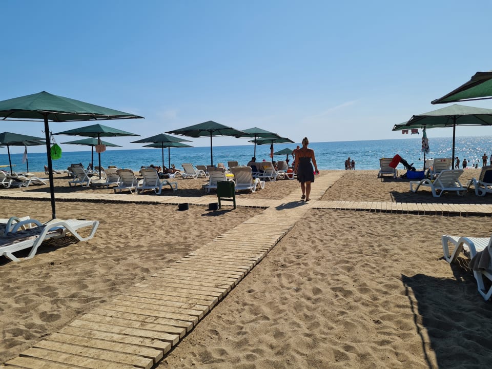 Strand Adora Hotel & Resort