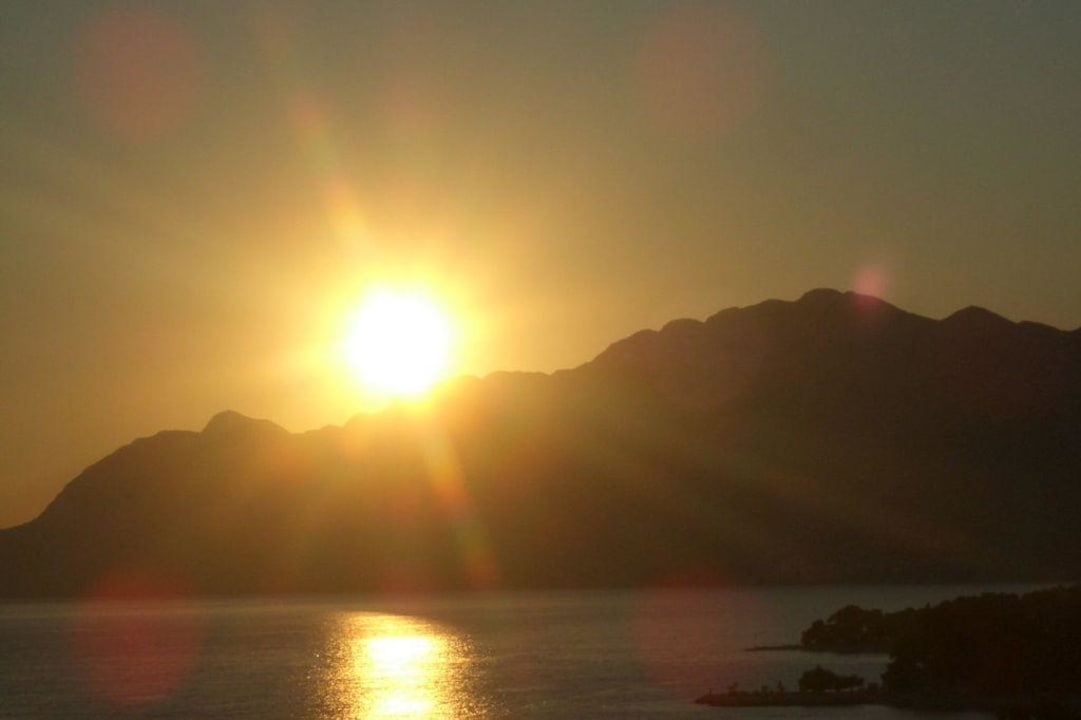 Sonnenuntergang Bluesun Hotel Berulia