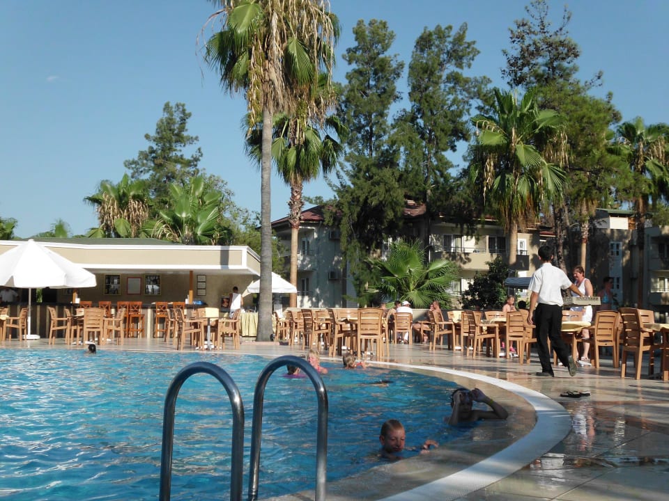 Ein schöner Pool Club Sidelya Hotel