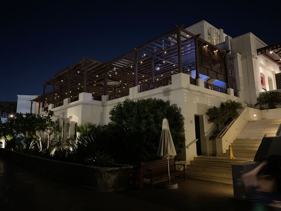 Gastro The Cove Rotana Resort
