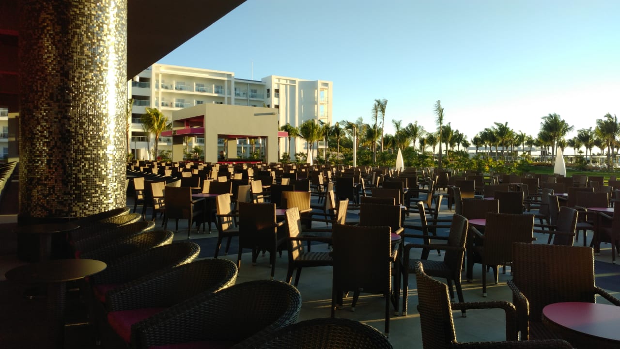 Vor der Bühne  Hotel Riu Dunamar