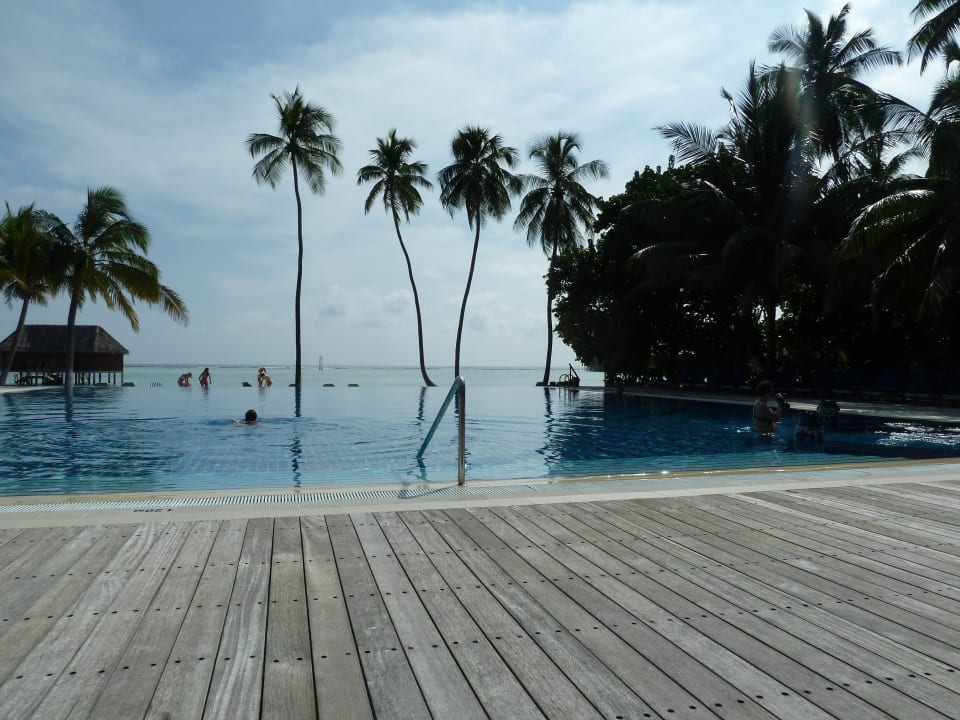 Pool Meeru Maldives Resort Island
