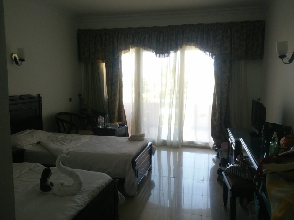 Zimmer Three Corners Happy Life Beach Resort