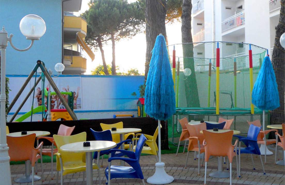 Il "Baby Park" nel cortile dell'Hotel Hotel Palme