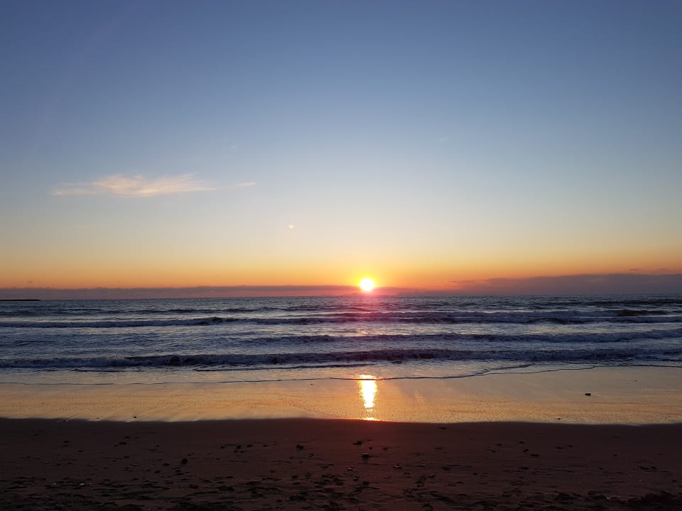 Strand Side Star Beach