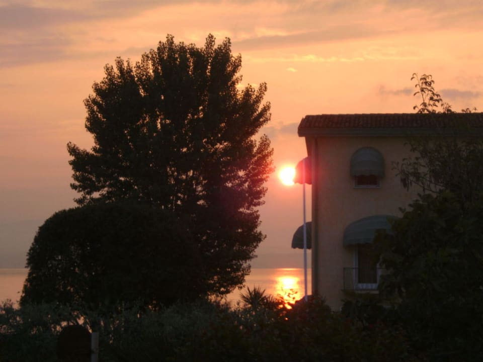 Morgenstimmung von der Terrasse Hotel Poggio al Lago