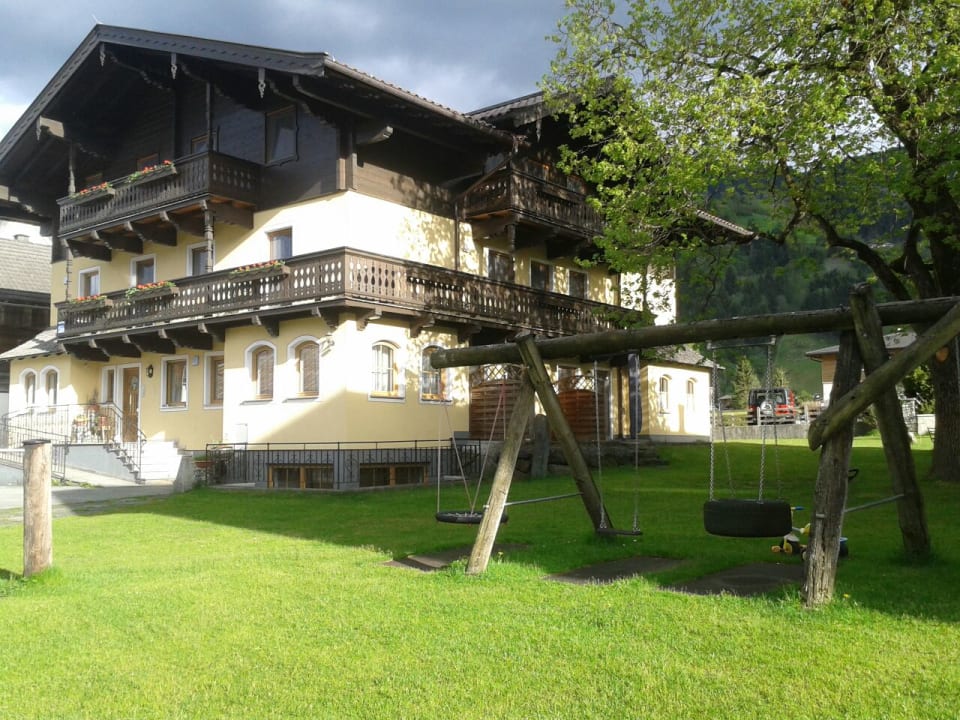 Außenansicht Kinderbauernhof Scharrerhof