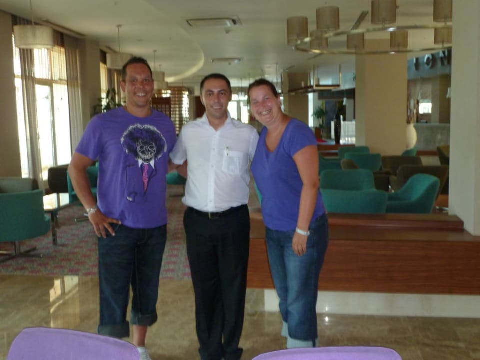 Wir mit der Gästebetreung Ay Sunis Evren Beach Resort Hotel & Spa