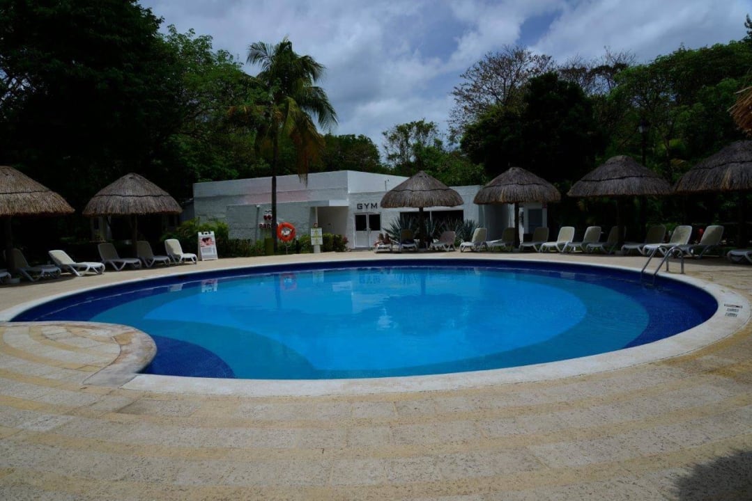 Ruhiger Pool Hotel Riu Lupita