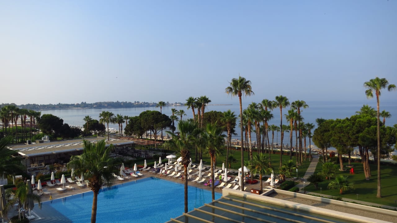 Ausblick Acanthus Cennet Barut Collection