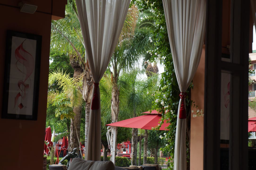 Blick aus der Eingangshalle Hotel Sofitel Marrakech Palais Imperial