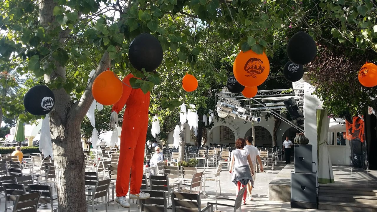 Halloweendeko The Orangers Beach Resort and Bungalows