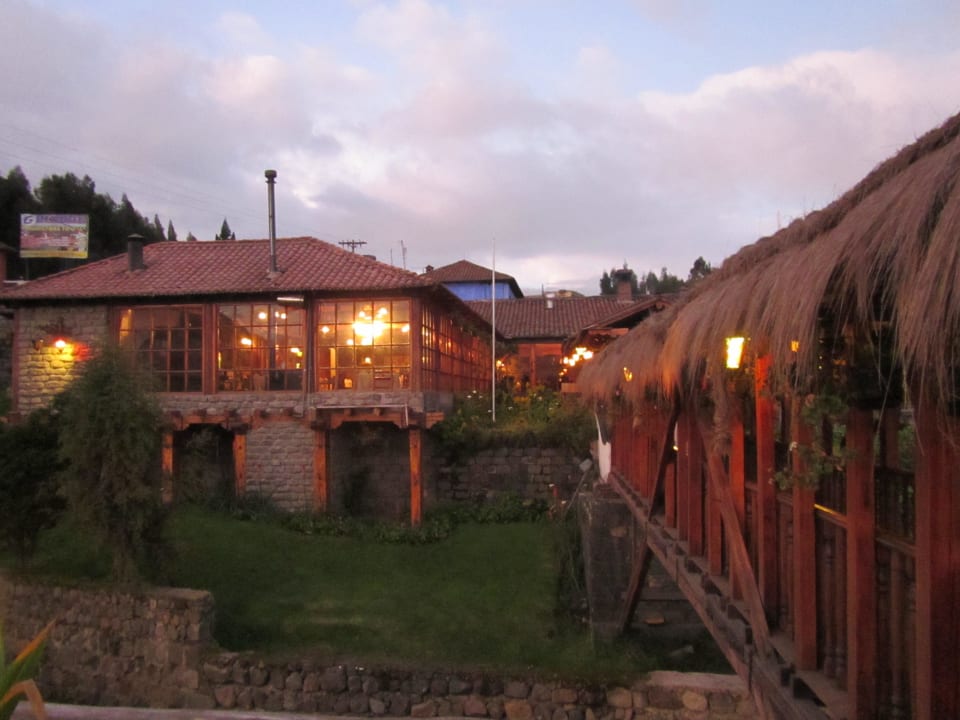 Restaurant bei Nacht Hostería La Andaluza