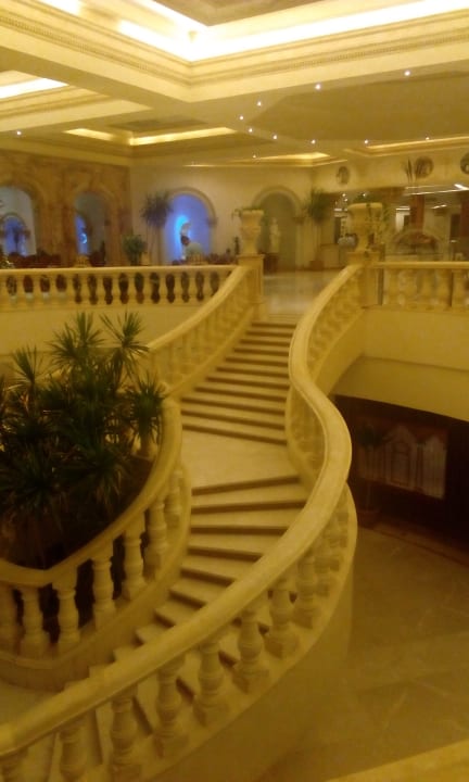 Lobby Hotel Titanic Palace
