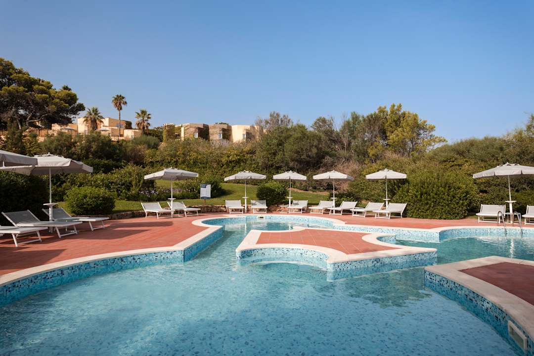 Pool Mangia's Brucoli Sicily Autograph Collection