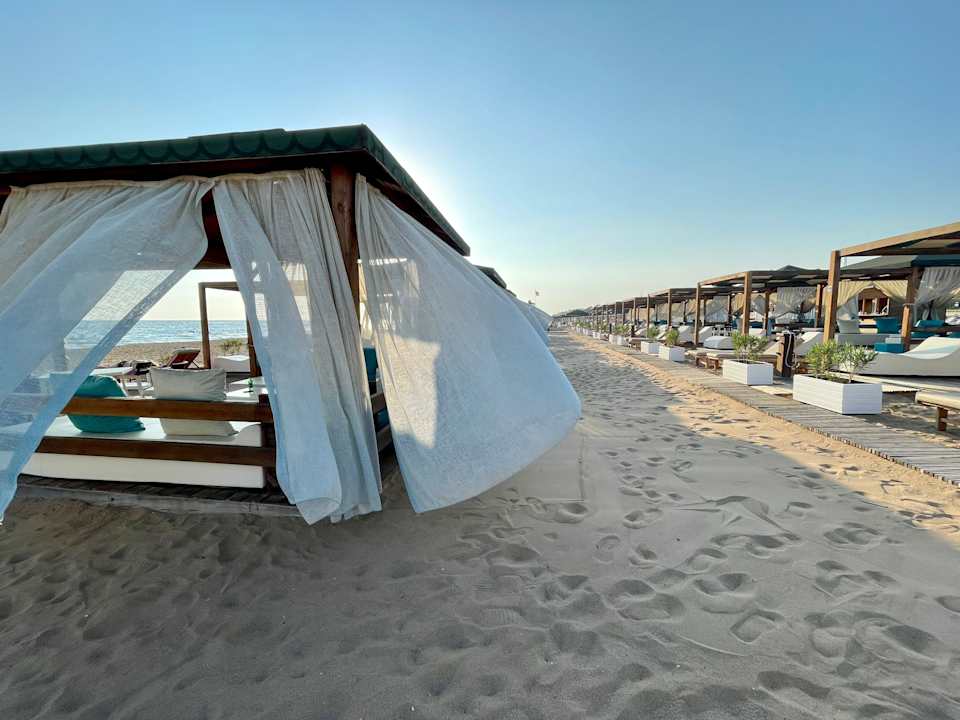 Strand Kamelya Aishen Club