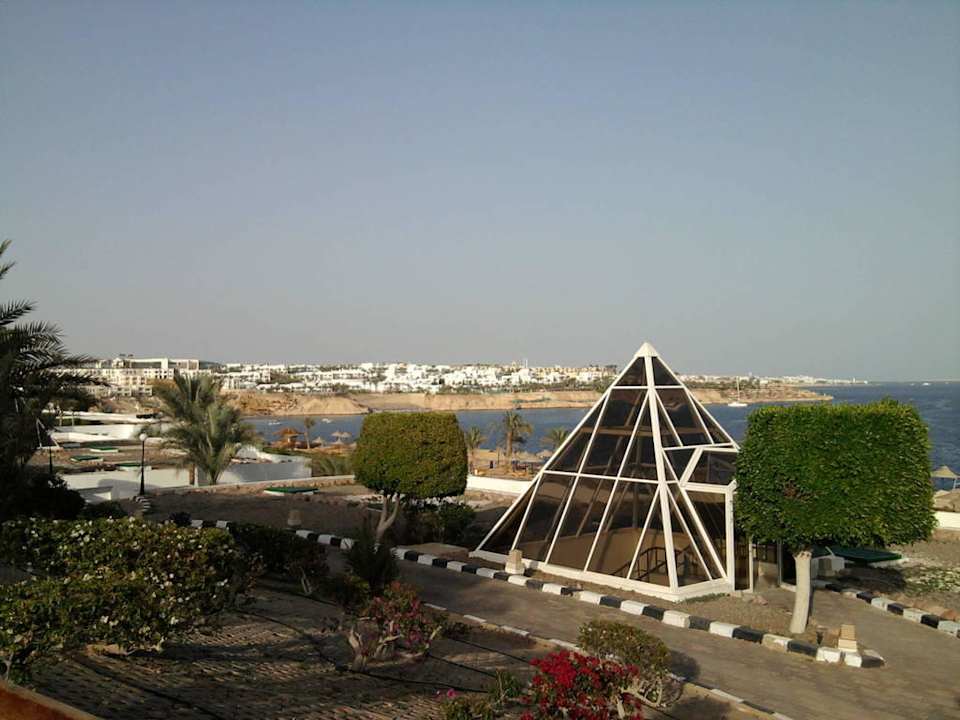 Die Glaspyramide als Bungaloweingang! V Hotel Sharm El Sheikh