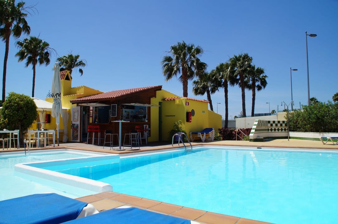 Pool mit Bar Bungalows Tropical La Zona