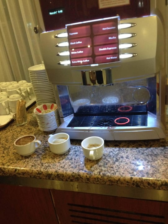 Schmutzige koffieapperaat Voxx Resort