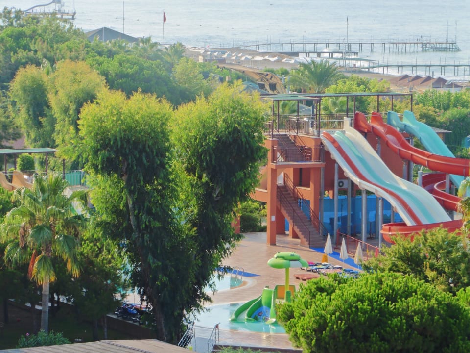 Die Wasserrutschen Club Turtas Beach Hotel