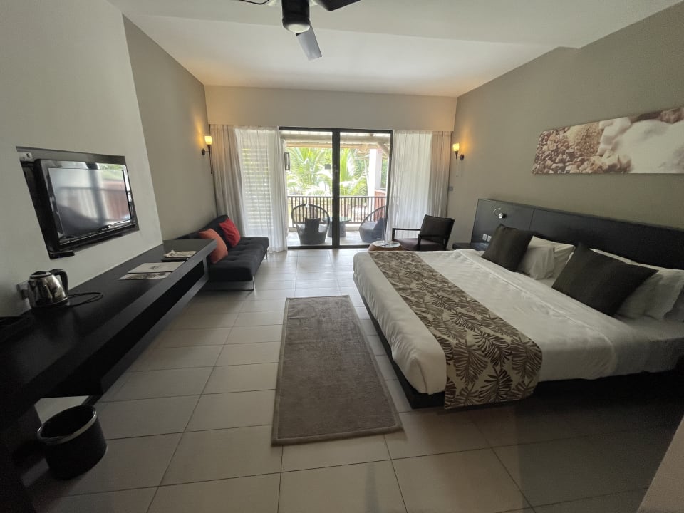 Zimmer Crystals Beach Resort Belle Mare, a member of Radisson Individuals