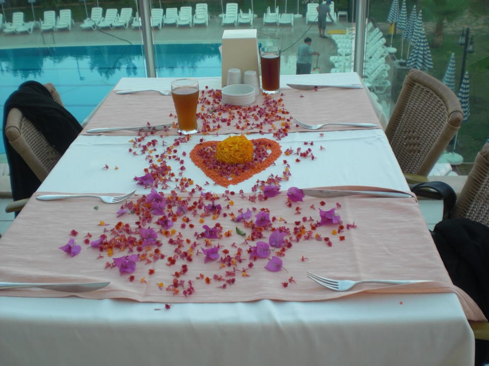 Unser Tisch Telatiye Resort