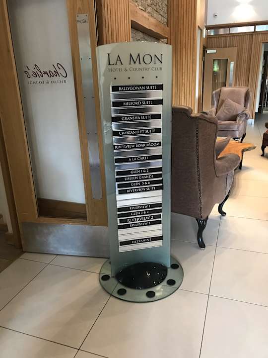 Lobby La Mon Hotel & Country Club