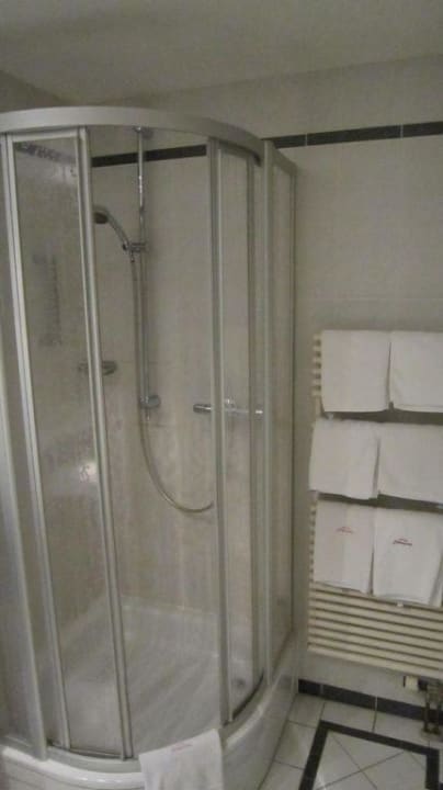 Zons am Rhein - Hotel Friedstrom Hotel Schloss Friedestrom