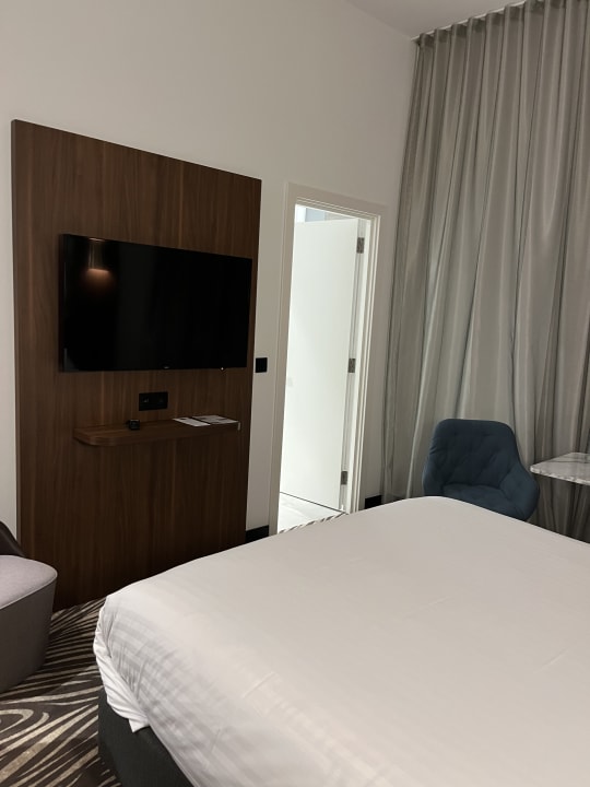 Zimmer Apollinaire Nice, WH Distinctive