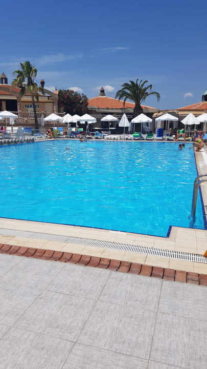 Pool Club Resort Atlantis