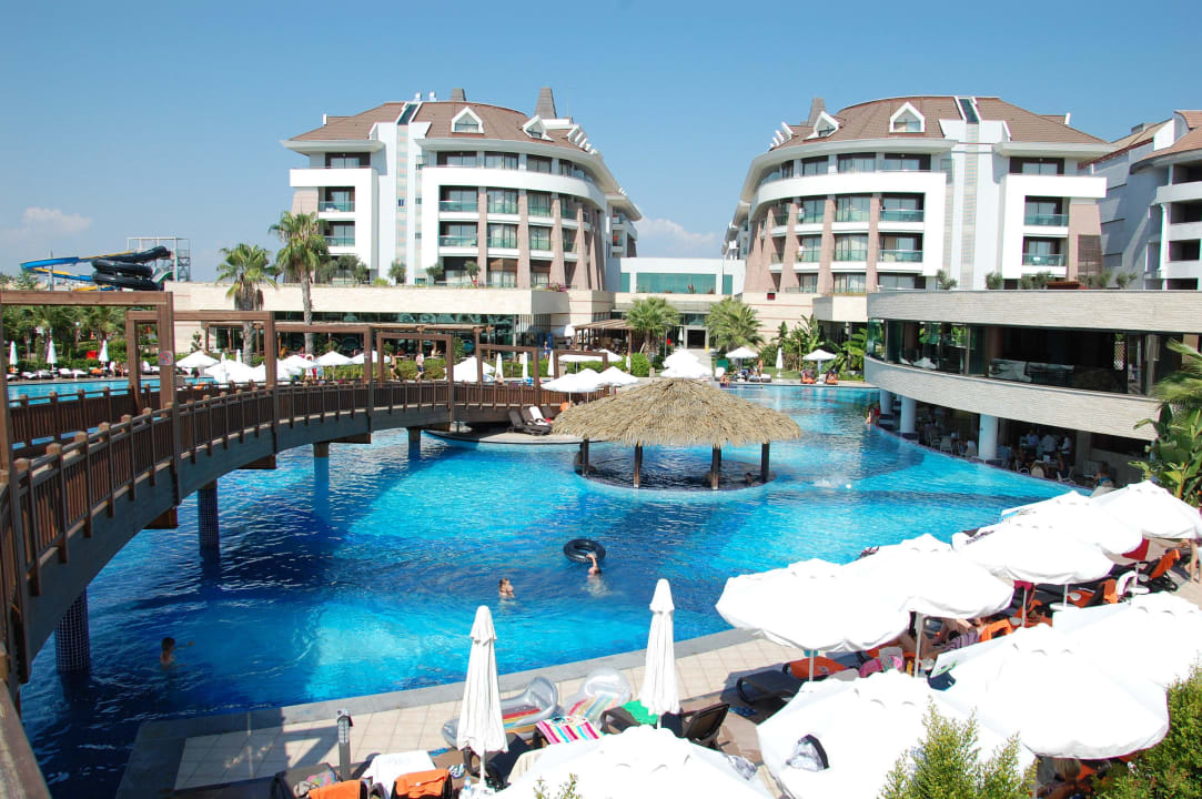 Hotel von der Meerseite aus Sherwood Dreams Resort