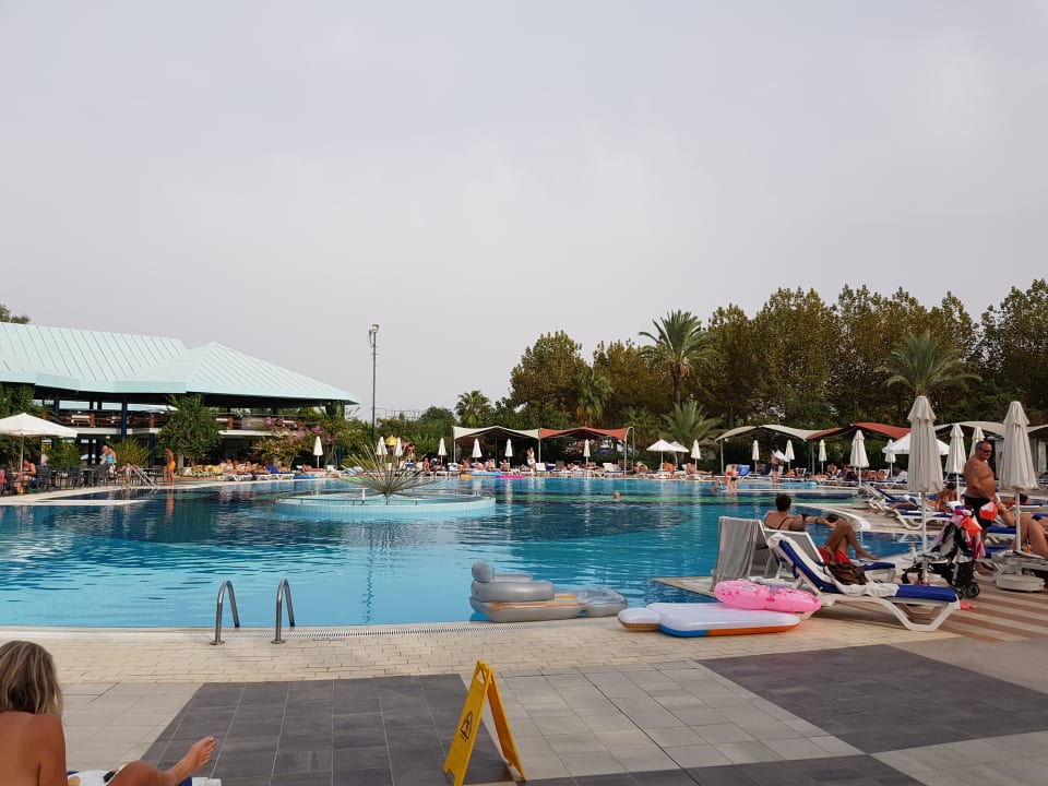 Pool Le Jardin Resort