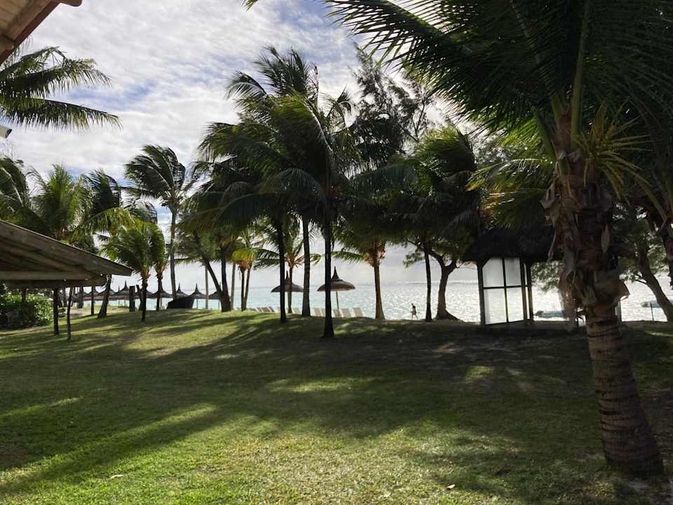 Strand Crystals Beach Resort Belle Mare, a member of Radisson Individuals