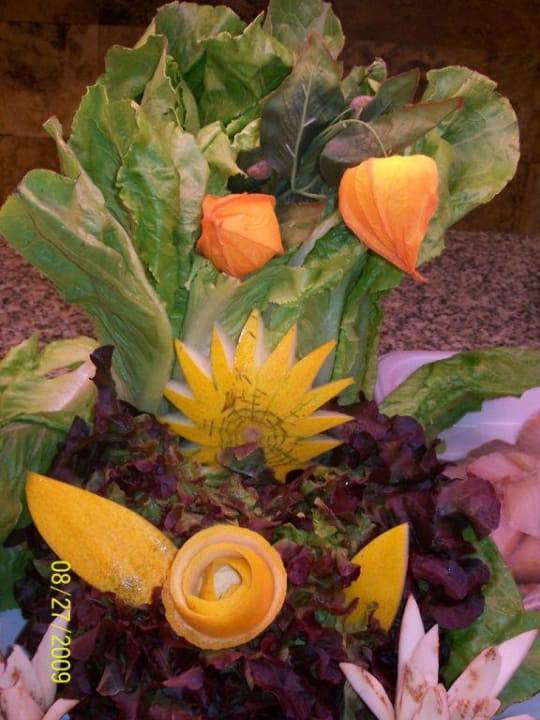 Schnitzkunst beim Buffet Hipotels Bahia Grande